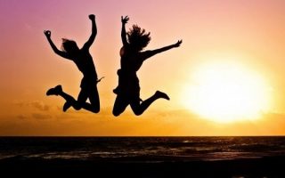 silhouette-of-friends-jumping-on-beach-at-sunset (1) M silhouette-of-friends-jumping-on-beach-at-sunset (1) M